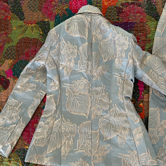 Chic Women's Blue and Cream Colored Pantsuit. Quite beautiful raised baroque. - Picture 11 of 14